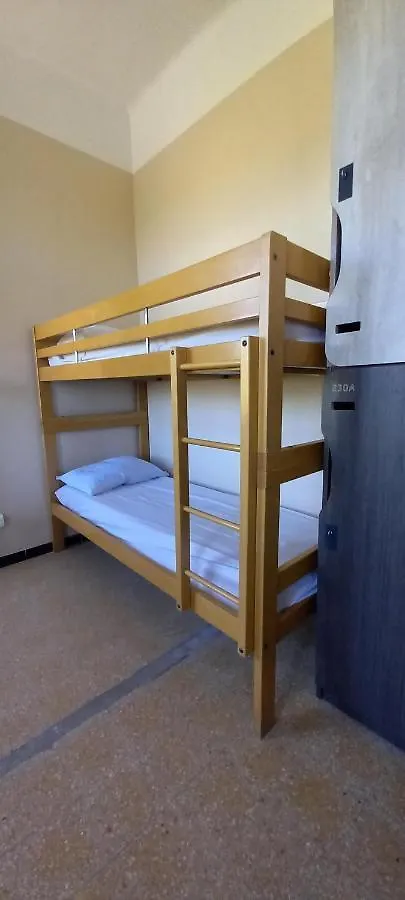 Hostel Auberge De Jeunesse Hi Marseille Bois-Luzy