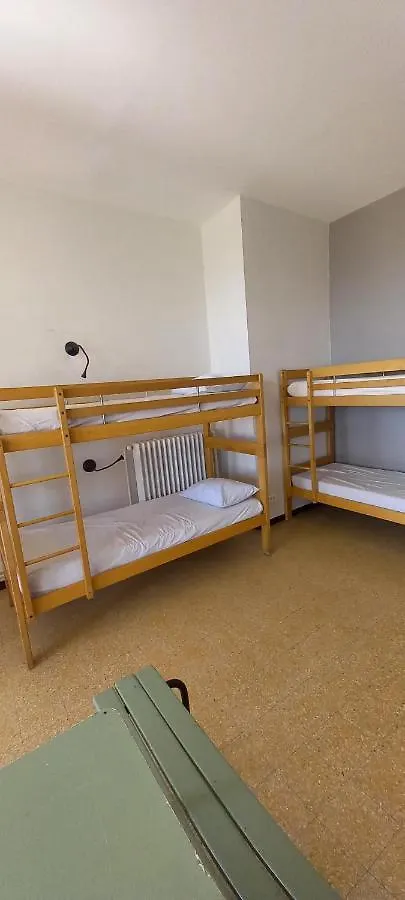 Auberge De Jeunesse Hi Marseille Bois-Luzy Hostel