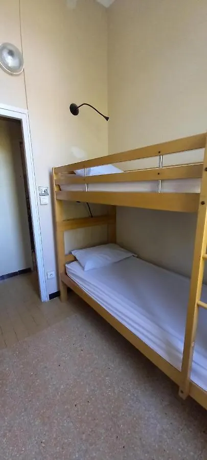 Auberge De Jeunesse Hi Marseille Bois-Luzy Hostel