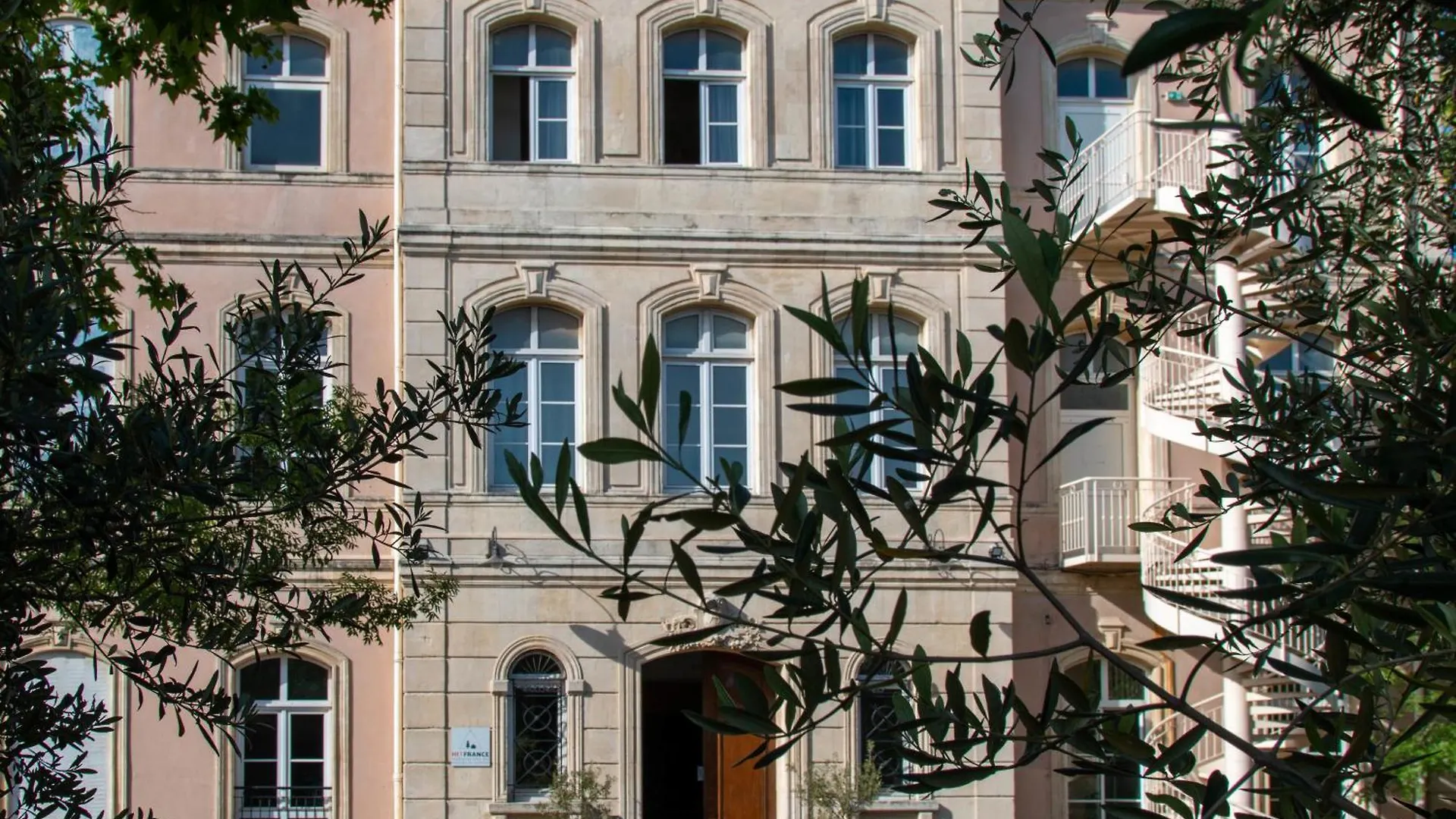 Hostel Auberge De Jeunesse Hi Marseille Bois-Luzy