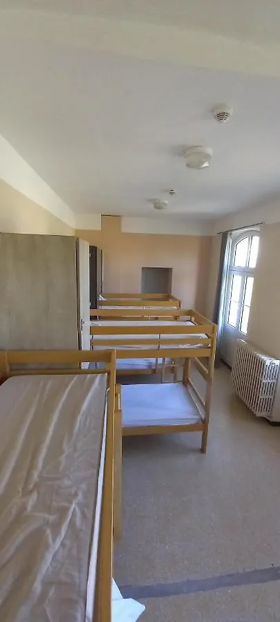 Auberge De Jeunesse Hi Marseille Bois-Luzy Hostel