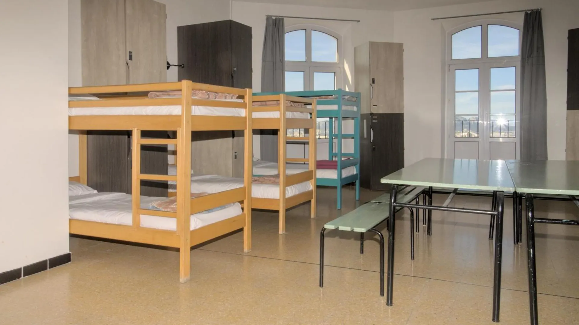 Auberge De Jeunesse Hi Marseille Bois-Luzy Франция
